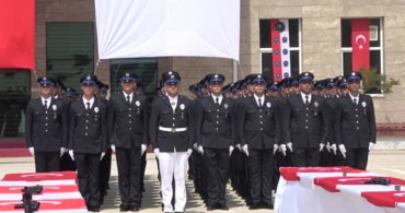 Polis mezuniyet töreninde sürpriz evlilik teklifi