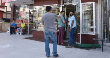 Polis Üniformalı Kuyumcu Soygunu: 1 Kilo Altın Çaldı