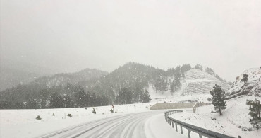 Pozantı’da Kar Yağışı Etkisini Gösterdi