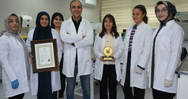 Prof. Dr. Suat Tekin'e Aziz Sancar Ödülü Onuru