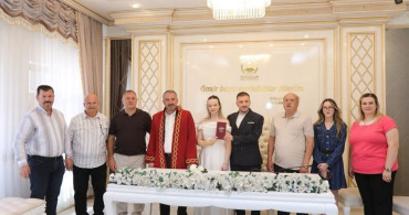 Pursaklar Belediyesi'nden popüler tarihte nikah kıyan çiftlere jest