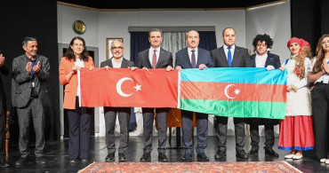 Qastrol Seferi Tiyatrosu Büyük İlgi Gördü