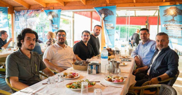 Radikal Eğitim Kurumları'ndan gelenekten geleceğe buluşması