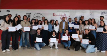 Radyo a'da sertifika heyecanı