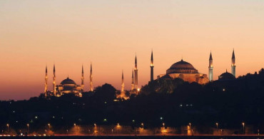 Ramazan'da hangi kanallarda iftar ve sahur programları var, hangi hocalar program yapıyor? Kanal7, Ülke TV, TRT 1  iftar, sahur programları ve hocaların isimleri