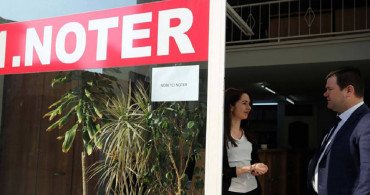 Resmi daireler bugün açık mı? Resmi dairelerin tatili bitti mi? 14 Temmuz Noterler açık mı? Vergi dairesi çalışıyor mu?