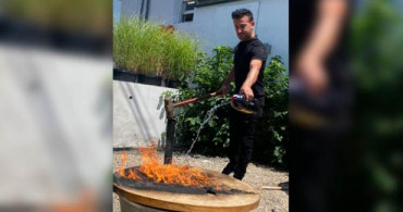 Restoran Sahibi, Tacizci Epstein ve Weinstein'ın Oturduğu Masayı Ateşe Verdi