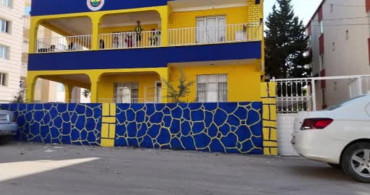 Reyhanlı'da fanatik ailenin boyadığı 'Fenerbahçeli ev' simge haline geldi