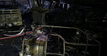 Reyhanlı'da Sanayi Sitesinde Yangın: 3 İş Yeri ve 1 Ev Zarar Gördü