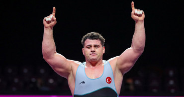 Rıza Kayaalp gümüş madalya ile Türkiye'ye dönüyor!
