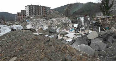 Rize Fındıklı'daki Vahşi Çöp Depolama Sorunu