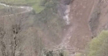Rize'de Heyelan Anı Kameralara Yansıdı