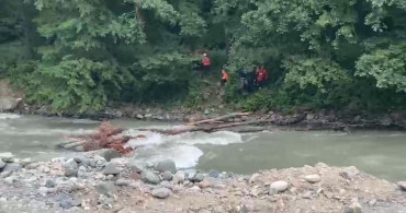 Rize'de kayıp şahıs ölü bulundu, arama ekibinin botu devrildi