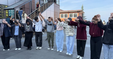 Rize'de Üniversite Öğrencileri Tulum Eşliğinde Eğlendi