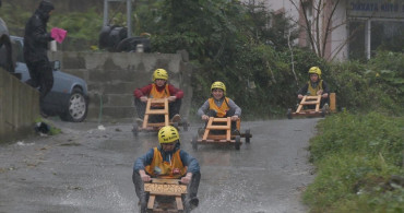 Rize'de Yağmura Rağmen Tahta Arabalarla 'Laz Ralli' Heyecanı