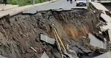 Rize'de yol çökmesi sonucu iki bina tahliye edildi