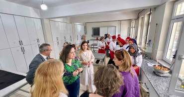 Romanyalı Öğretmenler Osmaniye'deki Mesleki Eğitime Hayran Kaldı