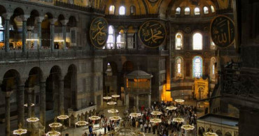 Rusya Ayasofya'da Geri Adım Attı: Türkiye'nin Kendi İçişleri