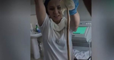 Rusya'da Ağzından Yılan Çıkarılırken Görüntülendi
