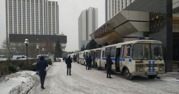 Rusya'da Bağımsız Milletvekili Adaylarına Polis Baskını