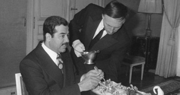 Günümüzün Dünya Lideri Saddam'ın Yanına Nasıl Sızmış