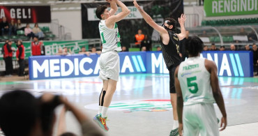 Safiport Erokspor Bursaspor'u Farkla Geçti