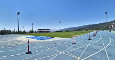 Safranbolu atletizm pistinde yeni kulvar düzenlemesi