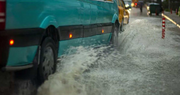 Sağanak yağış devam edecek mi? Bayramın 4. günü hava nasıl olacak? Meteoroloji peş peşe uyardı İşte il il hava durumu tahminleri