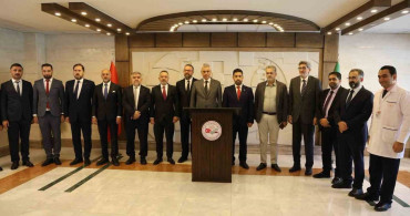 Sağlık Bakanı Kemal Memişoğlu, Şam'da Suriye Sağlık Bakanı ile buluştu