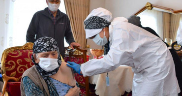 Sağlık Bakanı Koca: ‘Büyüklerimizi Korumak Sorumluluğumuz’