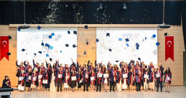 Sağlık Bilimleri Üniversitesi ilk mezunlarını verdi
