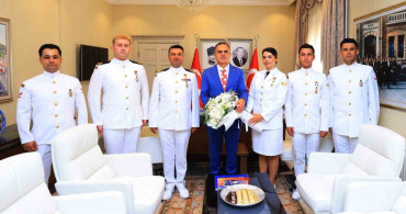 Sahil güvenlik komutanından vali akbıyık’a ziyaret