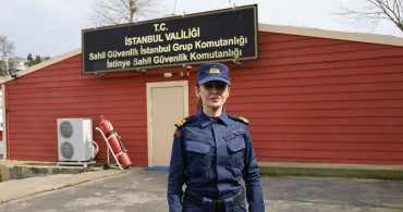 Sahil Güvenlik Komutanlığı'nın ilk kadın bot komutanı görev başında: Cinsiyeti bir kenara bırakarak insan olarak görevimizi icra ediyoruz!