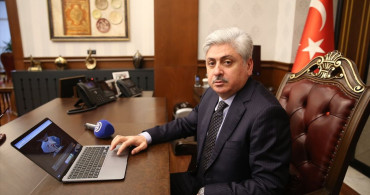 Sakarya Valisi Rahmi Doğan, AA'nın 'Yılın Kareleri' Oylamasına Katıldı