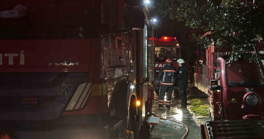 Sakarya'da Gece Yangın Paniği: İtfaiye Hızla Müdahale Etti