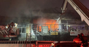 Sakarya'da Hırdavat Dükkanında Yangın Kontrol Altına Alındı