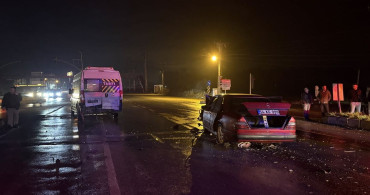 Sakarya'da Otomobilin Minibüse Çarpması Sonucu İki Kişi Yaralandı
