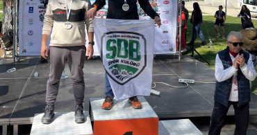 Sakaryalı Atletler Bursa ve Kocaeli'de Başarı Elde Etti