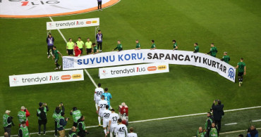Sakaryaspor, Çevresel Bilinç İçin 'Suyunu Koru, Sapanca'yı Kurtar' Pankartıyla Sahaya Çıktı
