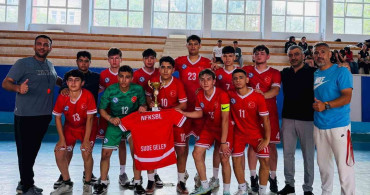 Salihli Sosyal Bilimler Lisesi Futsal Turnuvasında Çifte Şampiyonluk Elde Etti