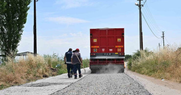 Salihli'de 5 Mahalleyi Birleştiren Yol Yenilendi