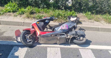 Salihli'de Elektrikli Bisiklet ile Motosiklet Çarpıştı: 3 Yaralı