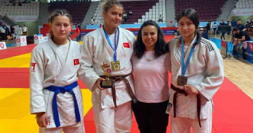 Salihlili Hira Kılkış Türkiye şampiyonu oldu
