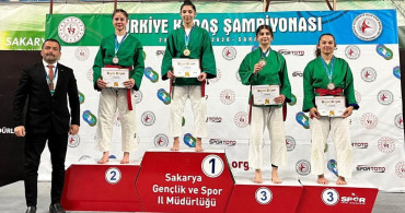Salihli'nin Gururu: Kuraş Türkiye Şampiyonu Mehmet Emin Çolakçivi