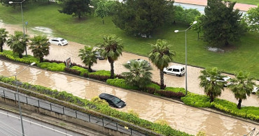 Samsun sele teslim oldu: Okullar bir gün tatil edildi