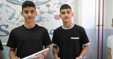 Samsun'da 13 ikiz öğrenci karne heyecanı yaşadı