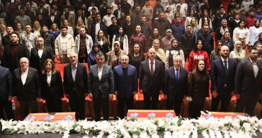 Samsun'da 'Dijital Gençler, Teknolojik Şehirler' Söyleşisi