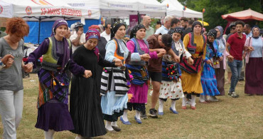 Samsun'da düzenlenen kadırga şenliği, katılımcılara renkli anlar sundu