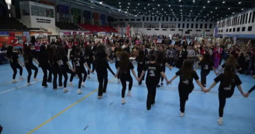 Samsun'da Gençlik Haftası ve Spor Festivali Renkli Görüntülere Sahne Oldu