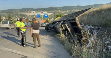 Samsun'da hurda yüklü kamyonun freni boşaldı, sürücü tehlikeyi önledi